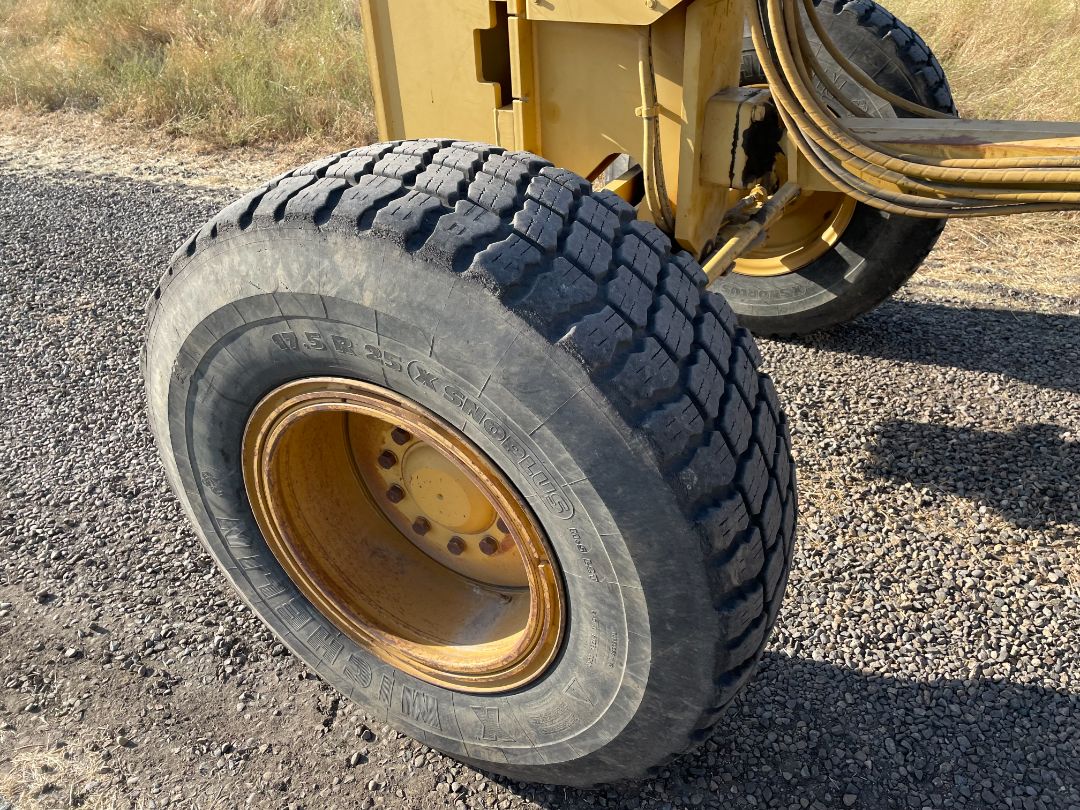 2004 CATERPILLAR 140H VHP Plus - Image 8